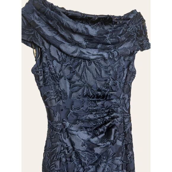 Tahari St. Levine Navy Blue Floral Burnout Velvet Cowl Neck Formal Gown Size 8 - Picture 6 of 11